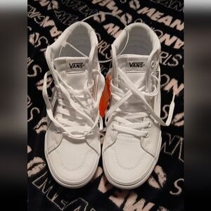 Size 6 white high top vans